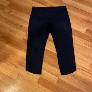 Old Navy Large Cropped Active Wear Pants navy